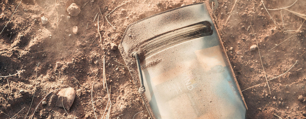 Magpul DAKA Volume Pouch, close-up of the clear window outdoors