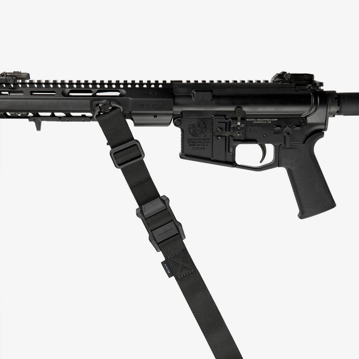 Magpul QDM Quick Disconnect Sling Swivel, fitted to a rifle with a sling attached